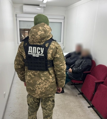 Стала дружиною за 2 тисячі доларів: у ПП «Краківець» викрили псевдоподружжя з Харкова