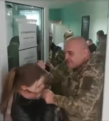 «Поддался на провокацию» гражданки: ТЦК о конфликте с девушкой-адвокатом