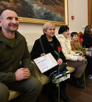 Голова Закарпатської ОВА вручив сертифікати на придбання житла 2 родинам ветеранів