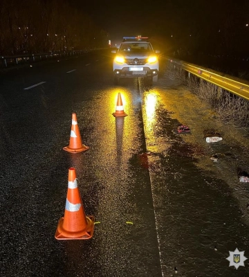 Смертельна ДТП у Харкові: на кільцевій дорозі автівка збила чоловіка