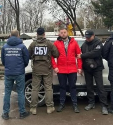 10 900 доларів за перетин кордону: двох закарпатців підозрюють у переправленні військовозобов&#039;язаного до Словаччини