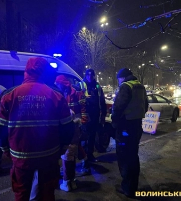 У Луцьку на Відродження легковик збив жінку з дитиною 