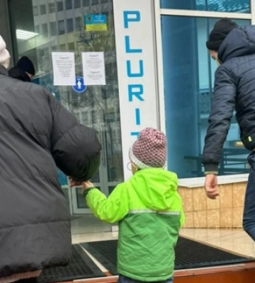 Поліція евакуювала жінку з двома дітьми із прикордоння Сумщини