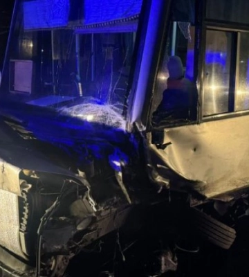 На Львівщині у ДТП з рейсовим автобусом постраждали семеро людей