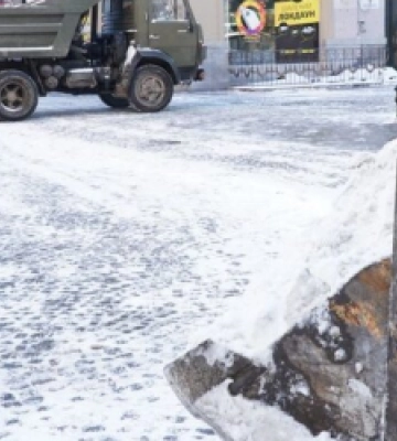 Від снігу вулиці Львова очищає 76 спецмашин та 1330 двірників