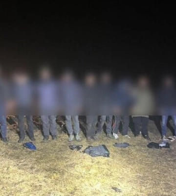 В Одеській області затримали бус з 11 чоловіками, які хотіли втекти у Молдову