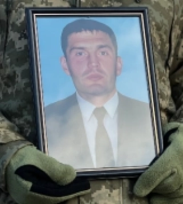 Був у запасі і пішов добровольцем: Рівне попрощається з кадровим військовим, який загинув на війні