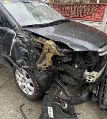 Алкотестер "Drager" зашкалив: у Львові водій в'їхав в огорожу будинку