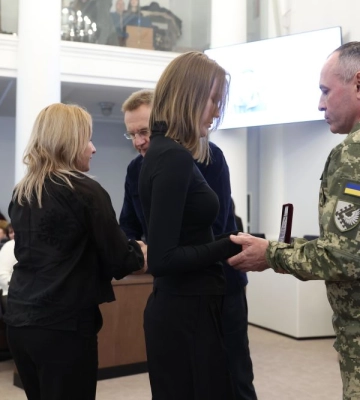 Відзнаки загиблих військовослужбовців у Львові одержували батьки, дружини, діти і внуки Героїв