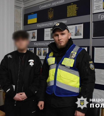 &quot;Мажоры&quot;, которые слушали &quot;Я русский&quot; в центре Киева, заявили, что сами позвонили в полицию (видео)