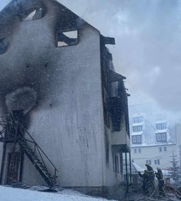 На Закарпатті в гірськолижному курорті «Драгобрат» згорів готель