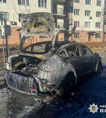 У селі Мила чоловік через сімейний конфлікт підпалив автомобіль