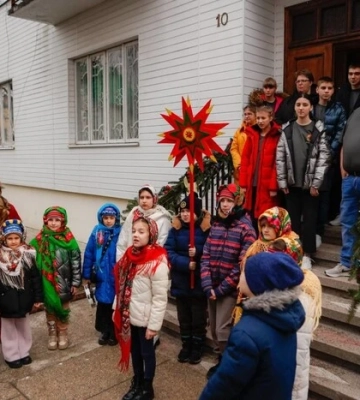 Син служить у ЗСУ. Прийомній родині з Херсонщини придбано будинок на Прикарпатті