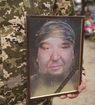 В Охтирці попрощалися із захисником Сергієм Лахтариною