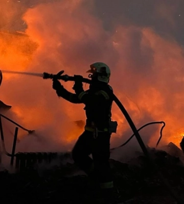 У Надвірнянському районі масштабна пожежа знищила понад 200 квадратних метрів навчального закладу 