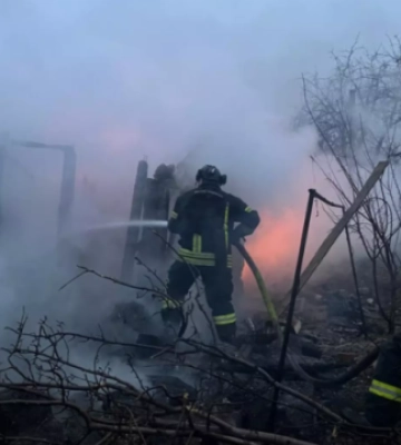 РФ обстріляла село у Краматорському районі: рятувальники ліквідували наслідки удару