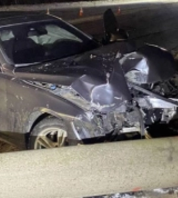 У Луцьку водій BMW збив електроопору
