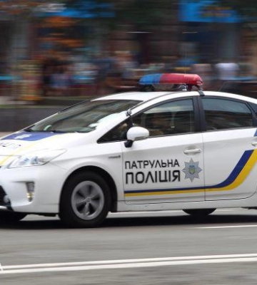 У двух юношей, певших русские песни в центре Киева, нашли оружие дома – видео, фото