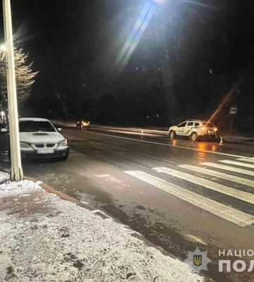 У Коростені, що на Житомирщині, після наїзду автівки потрапила до лікарні 51-річна жінка