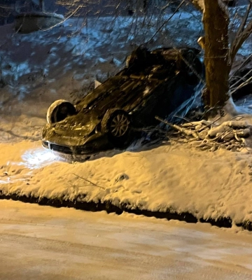 У Львові перекинувся автомобіль