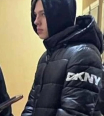 У двух юношей, певших русские песни в центре Киева, нашли оружие дома – видео, фото