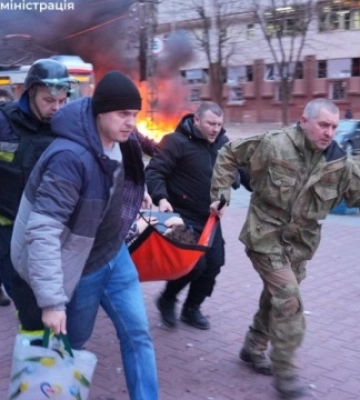 До 13 зросла кількість загиблих унаслідок удару по Запоріжжю, 18 поранених