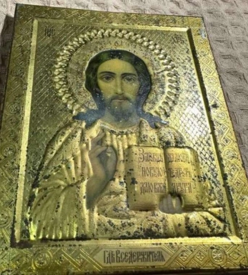 Днепрянка пыталась вывезти за границу старинную икону