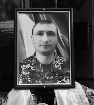 У Володимирі попрощалися із 34-річним воїном Віктором Ткачуком 