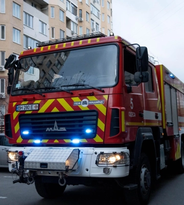 Пожежа в Одесі: мати врятувала доньку з палаючої квартири 
