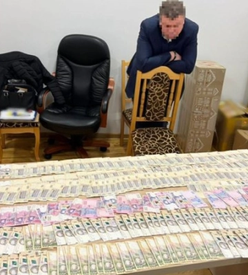 На Львівщині двох депутатів міських рад викрили на отриманні 800 тисяч "відкату"