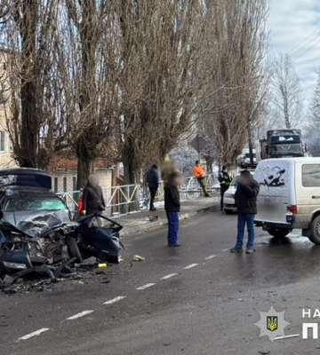 У Хмельницькому внаслідок ДТП травмувався 28-річний водій одного з автомобілів
