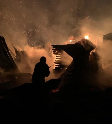 Було задіяно 4 пожежні автомобілі та 9 осіб особового складу: на Волині горіла господарська споруда