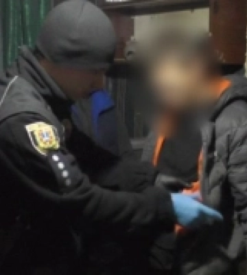 Двом жителям Південного повідомили про підозру в незаконних оборудках з психотропними речовинами та наркотиками