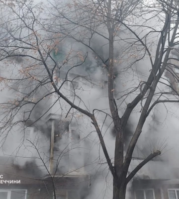 У Дружківці горіли чотири поверхи у п'ятиповерховому будинку