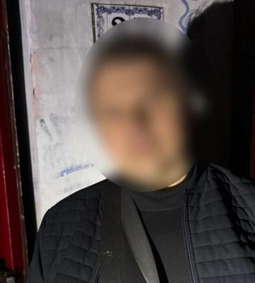 В Харькове мужчина с пистолетом повредил авто ТЦК и устроил драку для &quot;спасения&quot; мобилизованных