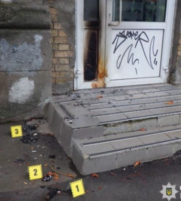 У Києві затримали 19-річного хлопця, який намагався підпалити взуттєвий магазин