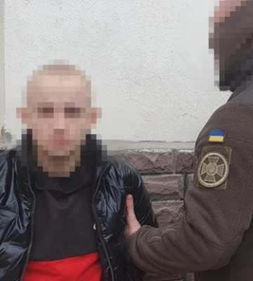 На замовлення РФ займалися підпалами авто військових: двом вінничанам оголосили підозру