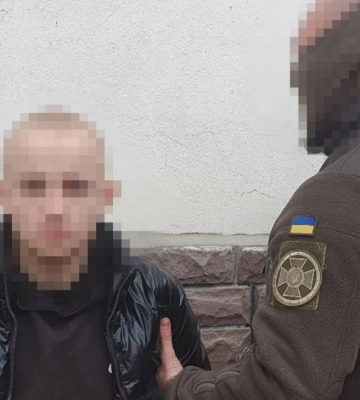 На замовлення РФ займалися підпалами авто військових: двом вінничанам оголосили підозру