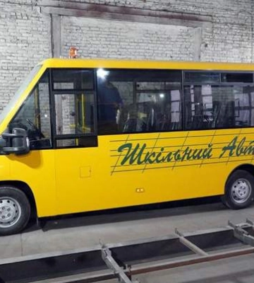 В Сумах зробили "шкільний автобус" на базі Peugeot Boxer