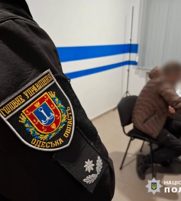 Житель Білгорода-Дністровського пограбував співмешканку знайомого і катався п’яний на автівці