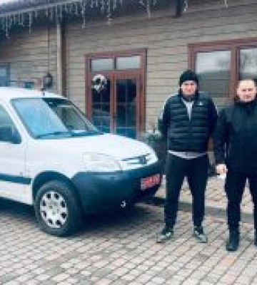 Михайло Лаба передав авто та маскувальні сітки для бійців ЗСУ