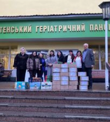 З подарунками до ветеранів війни З подарунками до ветеранів війни