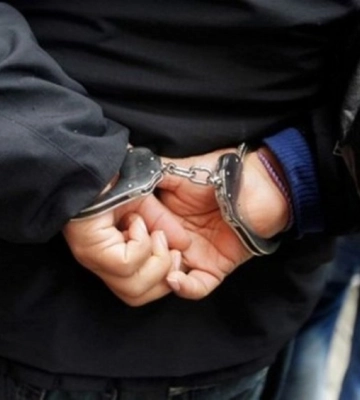На Хмельниччині судитимуть порушника комендантської години, який напав на поліцейського