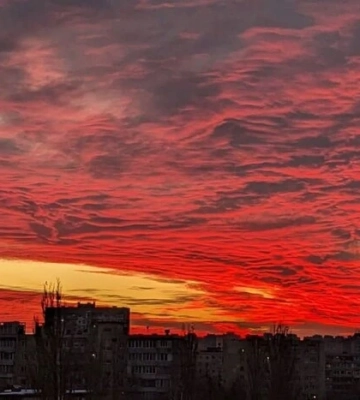 Червоне небо над Києвом: метеорологи розповіли, як взимку виникає природне явище