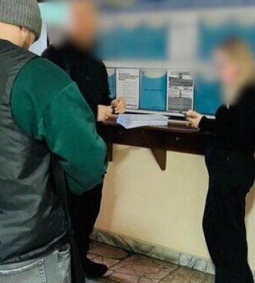Фіктивна інвалідність та зняття військовозобов’язаних з обліку: викрито ексголову ВЛК на Київщині. ФОТОрепортаж