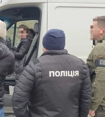 Вивезли 43 чоловіків: на Рівненщині викрили канал втечі військовозобов`язаних