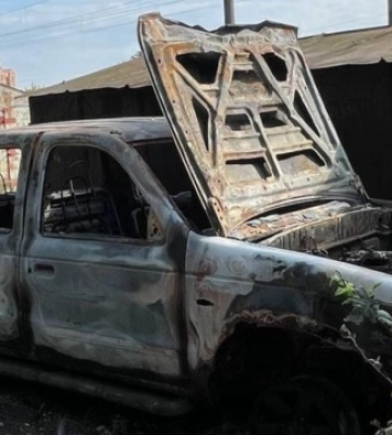 У Києві затримали чотирьох молодиків, які спалили залізничну шафу та сім автомобілів військових