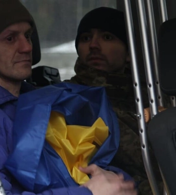 Украина вернула из российского плена 25 человек, в том числе защитников Мариуполя – Зеленский