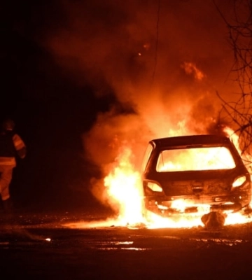 Сожгли железнодорожный шкаф и 7 авто военных - в Киеве задержали две группы «поджигателей-бизнесменов»