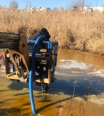 У Миколаєві 175 тонн водно-олійної емульсії відкачали з ріки